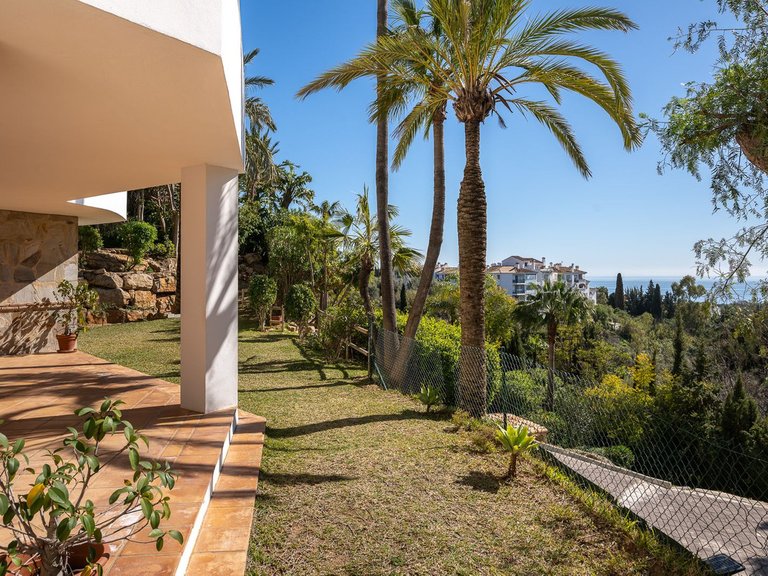 Villa for Sale in Hacienda Las Chapas, Malaga 44