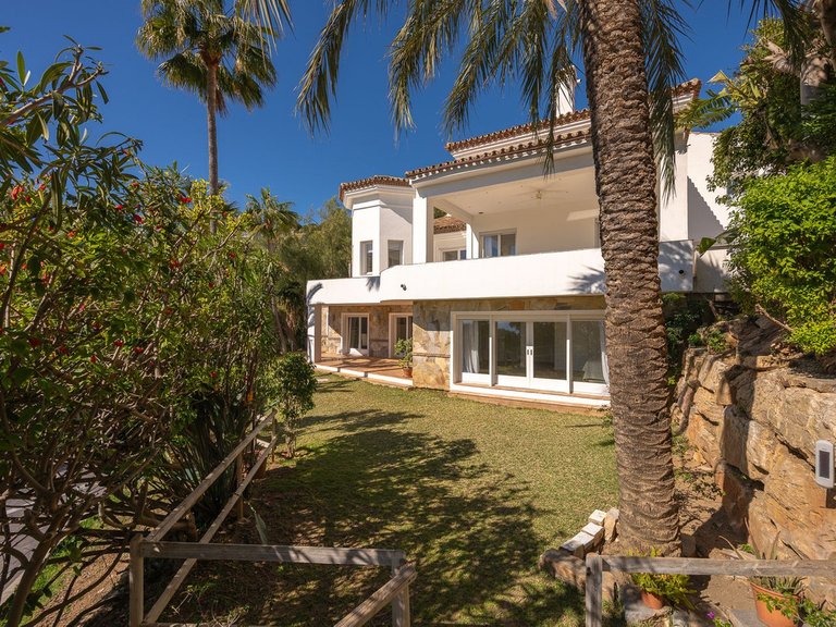 Villa for Sale in Hacienda Las Chapas, Malaga 48