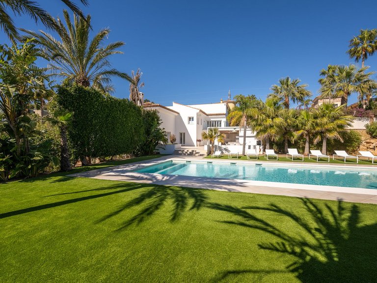 Villa for Sale in Hacienda Las Chapas, Malaga 55