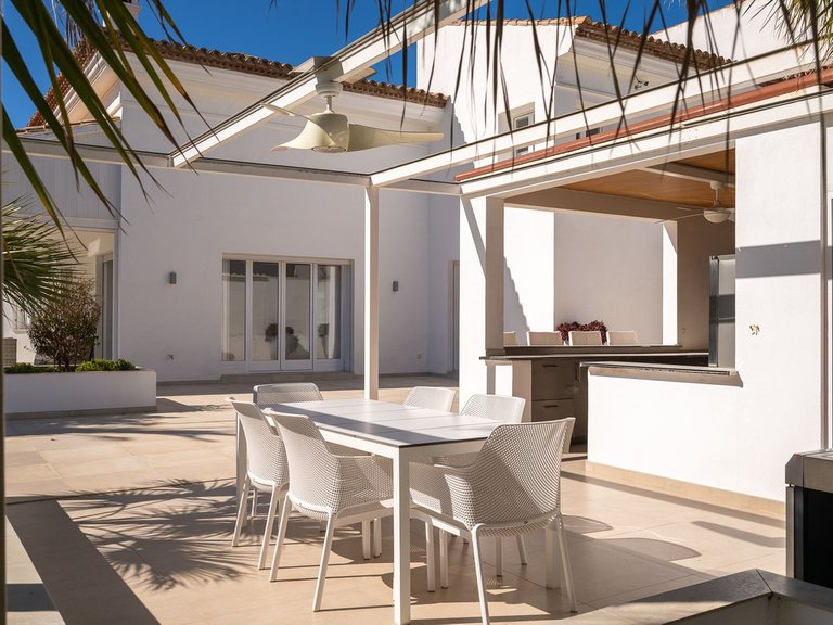 Villa for Sale in Hacienda Las Chapas, Malaga 63