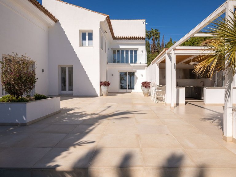 Villa for Sale in Hacienda Las Chapas, Malaga 64