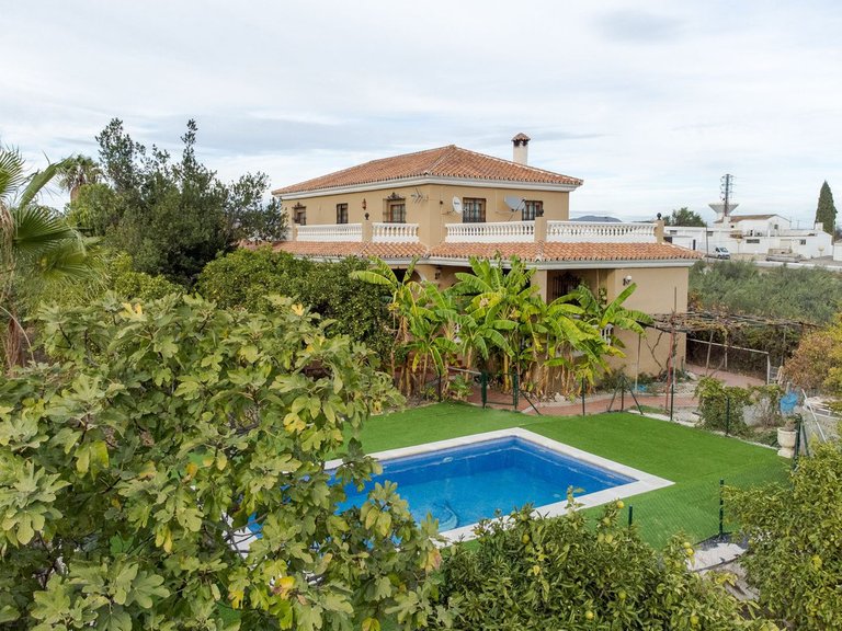Villa for Sale in Alhaurín El Grande, Malaga 1
