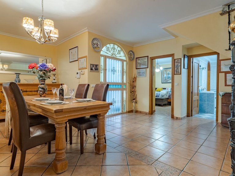Villa for Sale in Alhaurín El Grande, Malaga 11