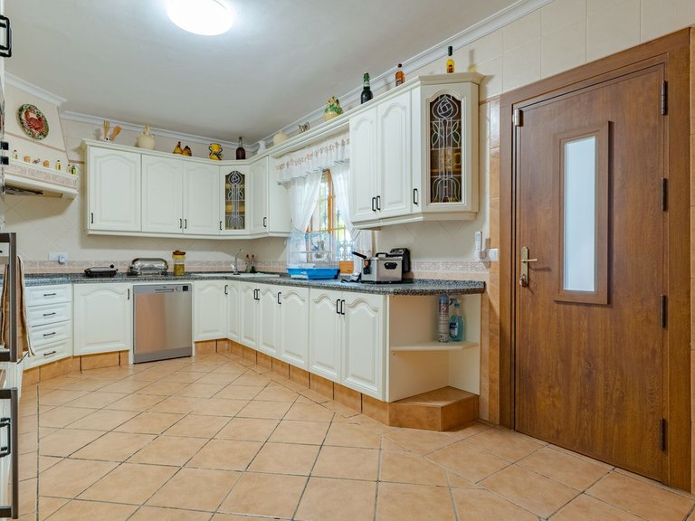 Villa for Sale in Alhaurín El Grande, Malaga 12