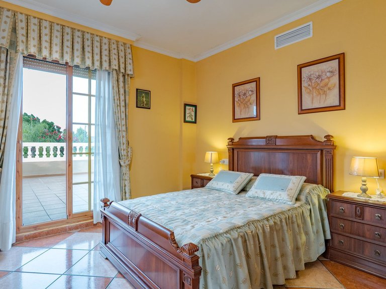 Villa for Sale in Alhaurín El Grande, Malaga 26
