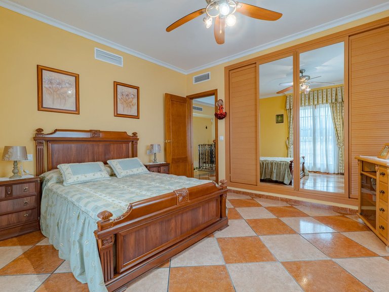 Villa for Sale in Alhaurín El Grande, Malaga 28
