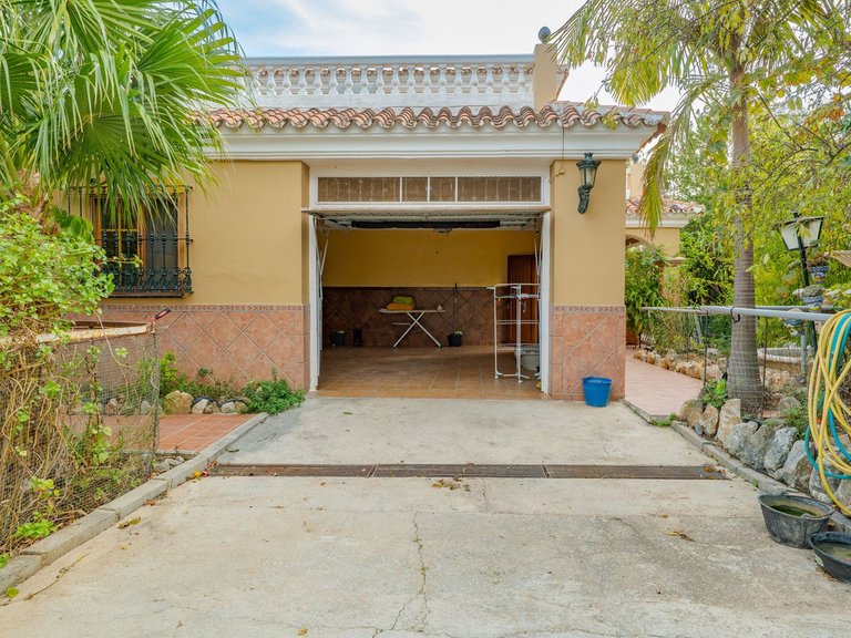 Villa for Sale in Alhaurín El Grande, Malaga 42