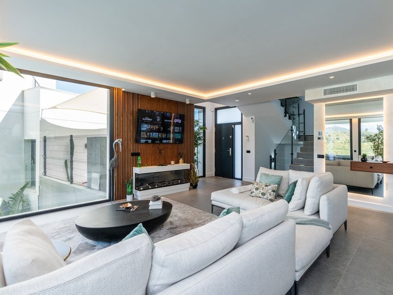 Villa for Sale in La Cala Golf, Malaga 11