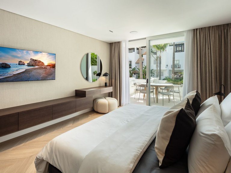 Apartment for Sale in The Golden Mile, Malaga 23