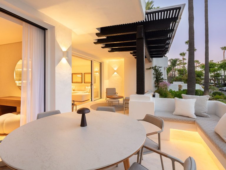 Apartment for Sale in The Golden Mile, Malaga 27