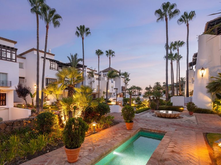 Apartment for Sale in The Golden Mile, Malaga 30