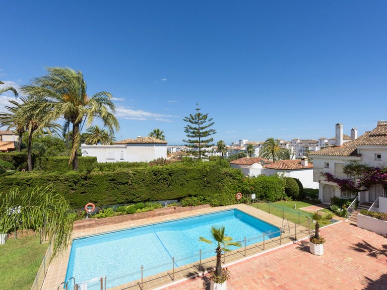 Villa for Sale in Nueva Andalucía, Malaga 2