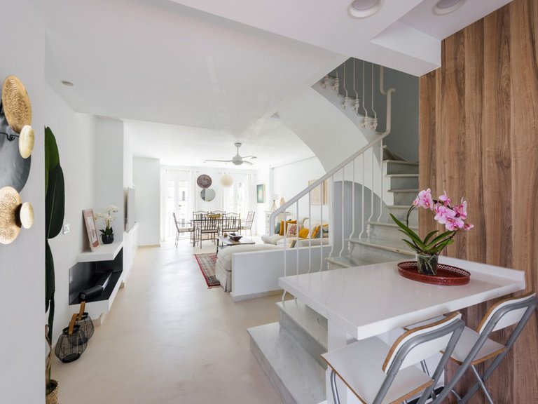 Villa for Sale in Nueva Andalucía, Malaga 3