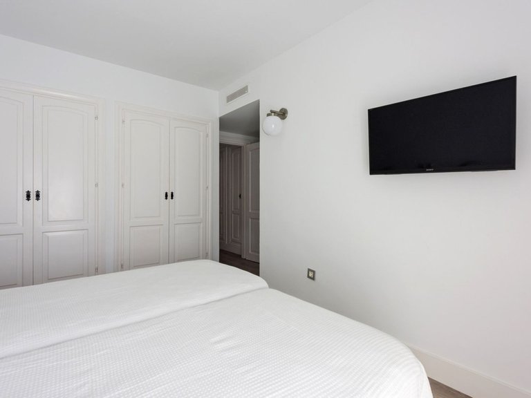 Villa for Sale in Nueva Andalucía, Malaga 6