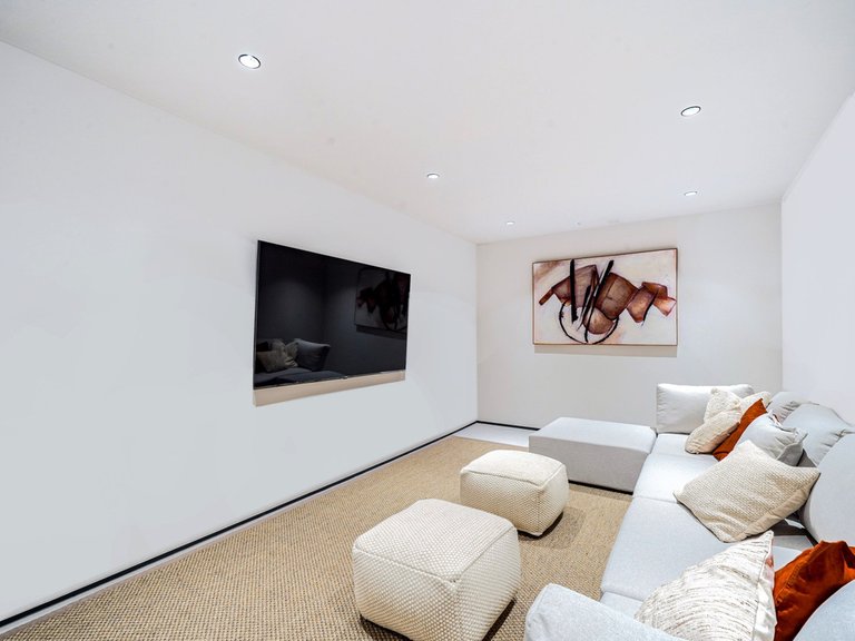 Villa for Sale in Nueva Andalucía, Malaga 20