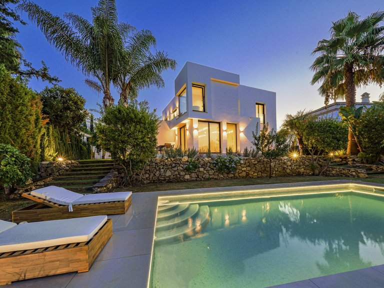 Villa for Sale in Nueva Andalucía, Malaga 30