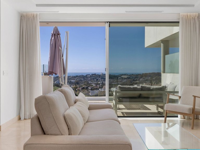 Apartment for Sale in Nueva Andalucía, Malaga 10