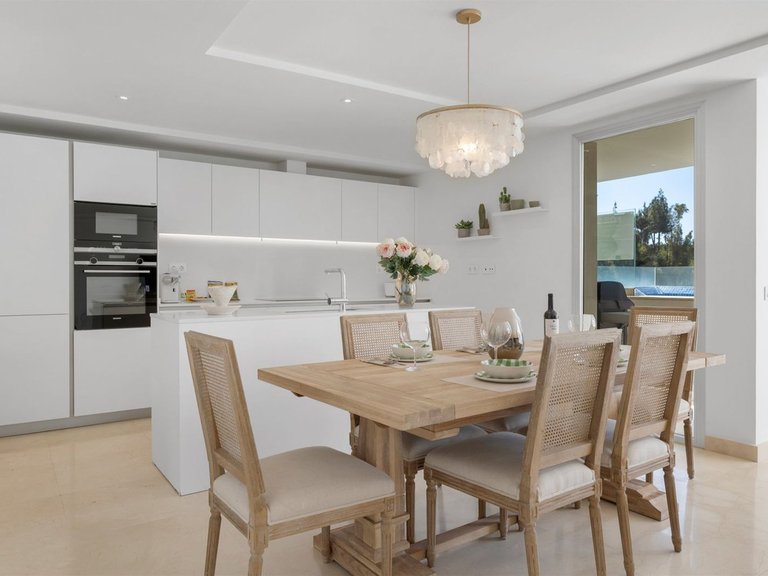 Apartment for Sale in Nueva Andalucía, Malaga 11