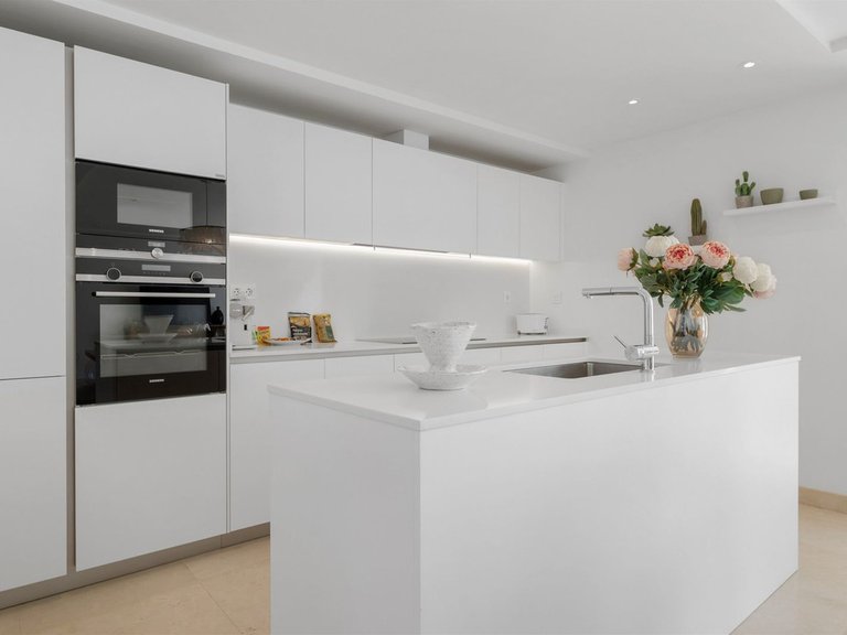 Apartment for Sale in Nueva Andalucía, Malaga 13