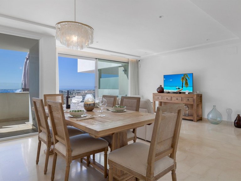 Apartment for Sale in Nueva Andalucía, Malaga 14