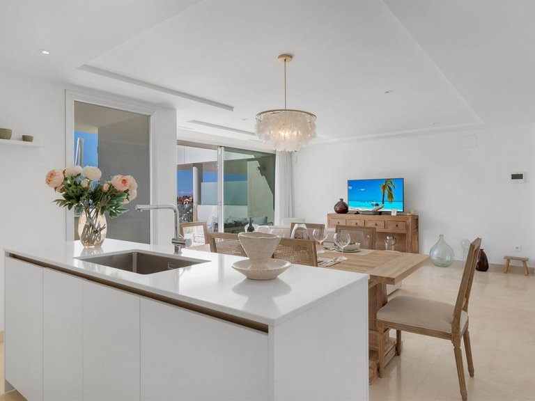Apartment for Sale in Nueva Andalucía, Malaga 15