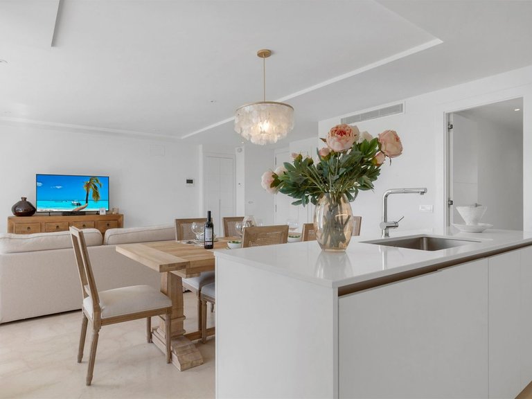 Apartment for Sale in Nueva Andalucía, Malaga 16