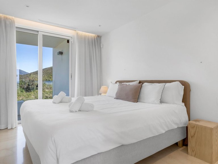 Apartment for Sale in Nueva Andalucía, Malaga 19