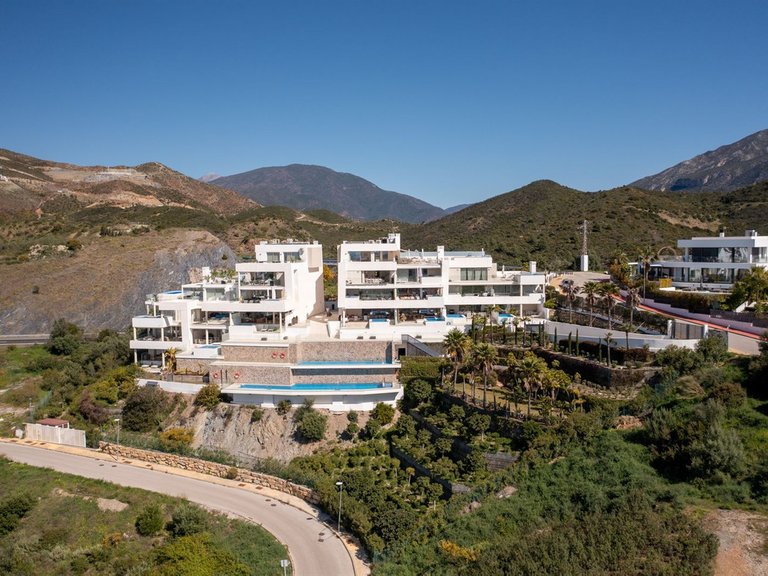 Apartment for Sale in Nueva Andalucía, Malaga 2
