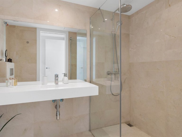 Apartment for Sale in Nueva Andalucía, Malaga 22