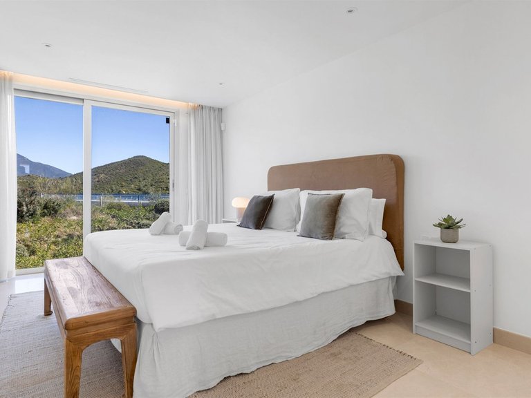 Apartment for Sale in Nueva Andalucía, Malaga 24
