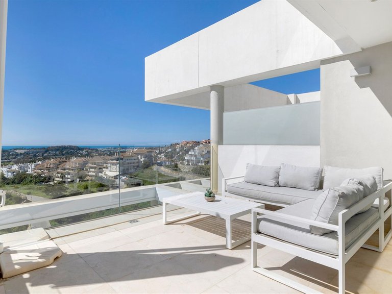 Apartment for Sale in Nueva Andalucía, Malaga 27