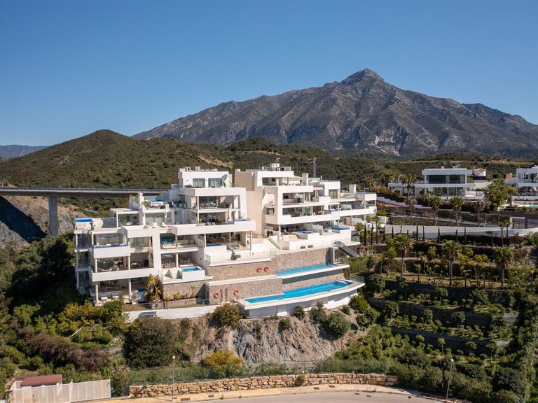 Apartment for Sale in Nueva Andalucía, Malaga 3