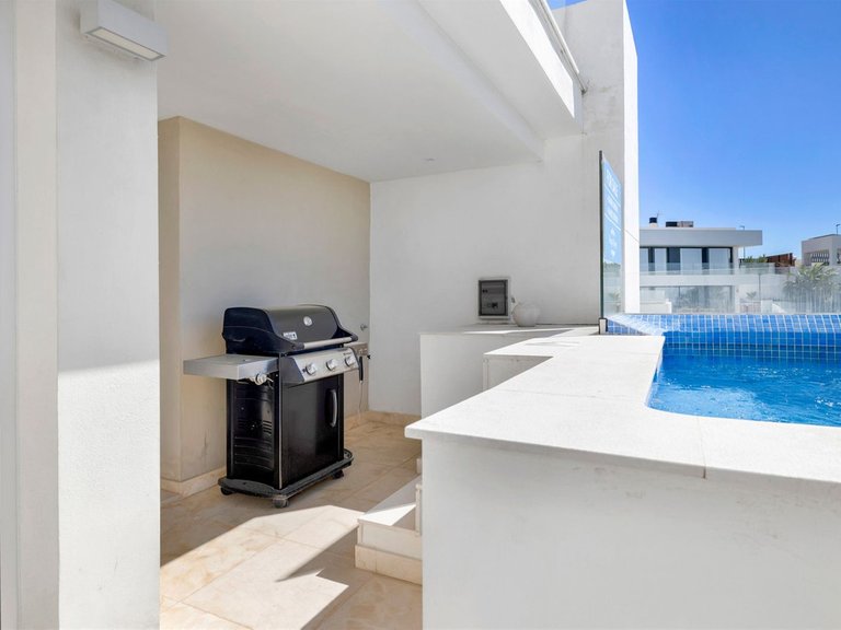 Apartment for Sale in Nueva Andalucía, Malaga 30
