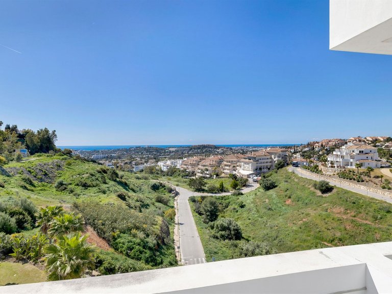 Apartment for Sale in Nueva Andalucía, Malaga 33