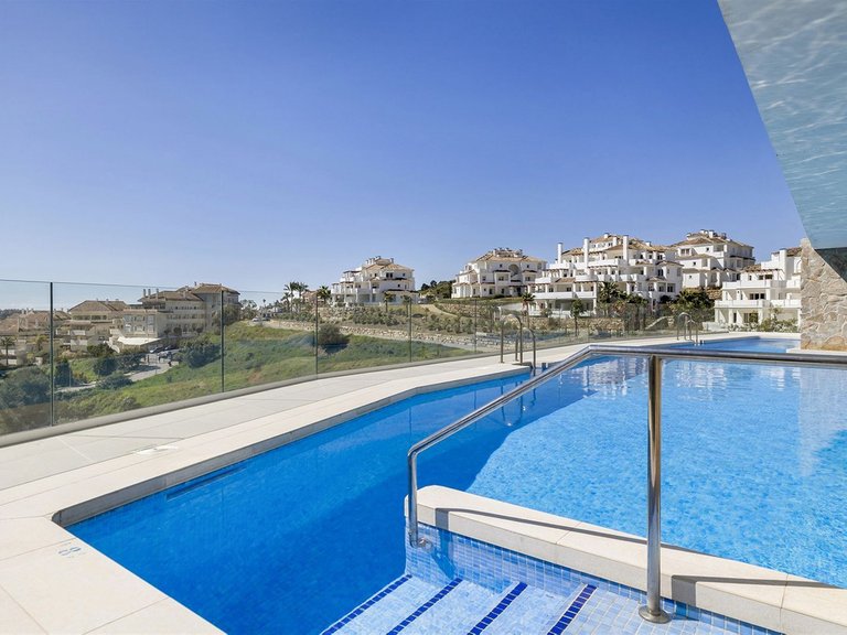 Apartment for Sale in Nueva Andalucía, Malaga 40