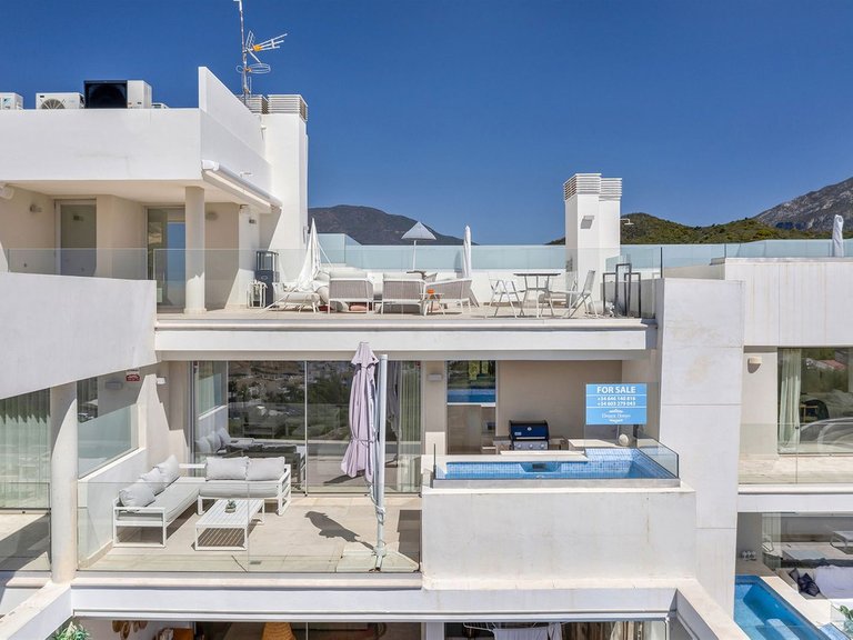 Apartment for Sale in Nueva Andalucía, Malaga 43