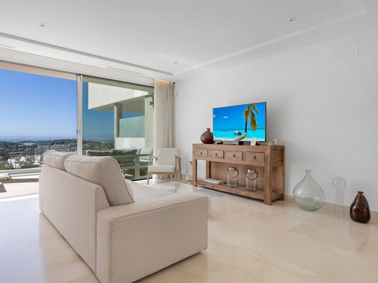 Apartment for Sale in Nueva Andalucía, Malaga 8