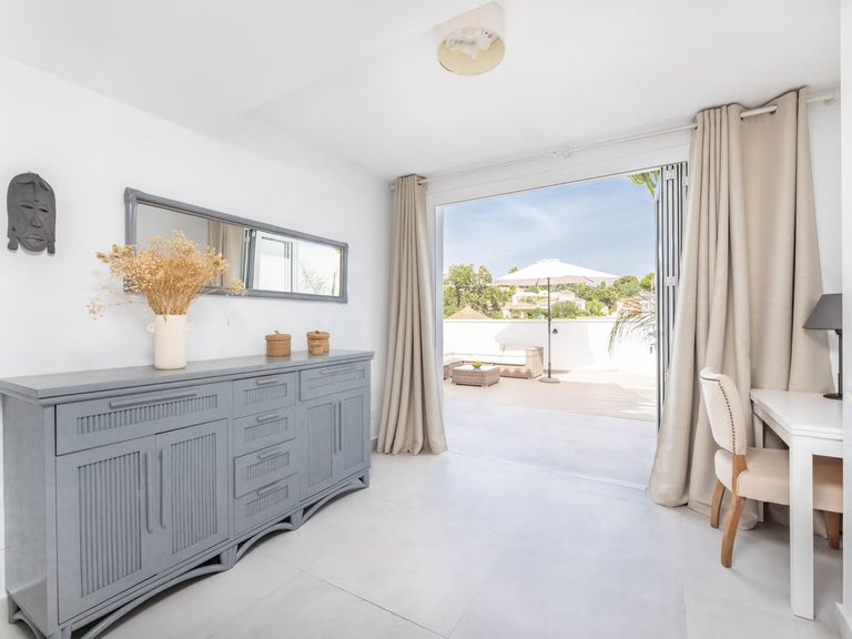 Villa for Sale in Elviria, Malaga 18