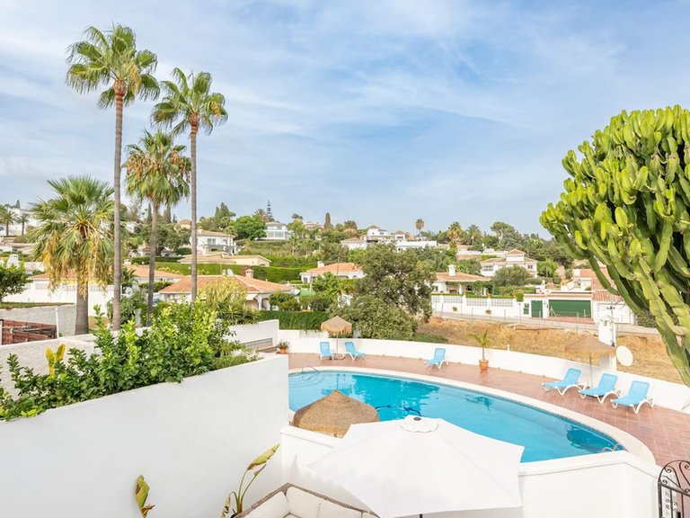 Villa for Sale in Elviria, Malaga 3