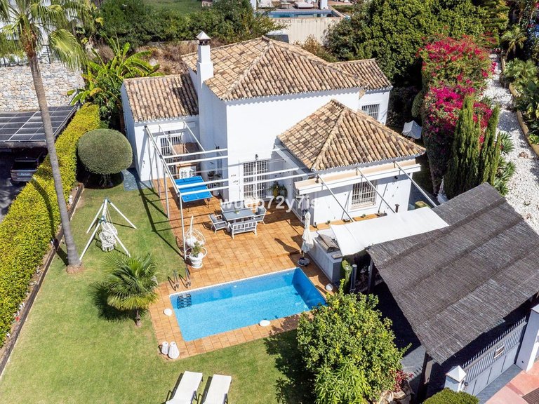 Villa for Sale in Istán, Malaga 1