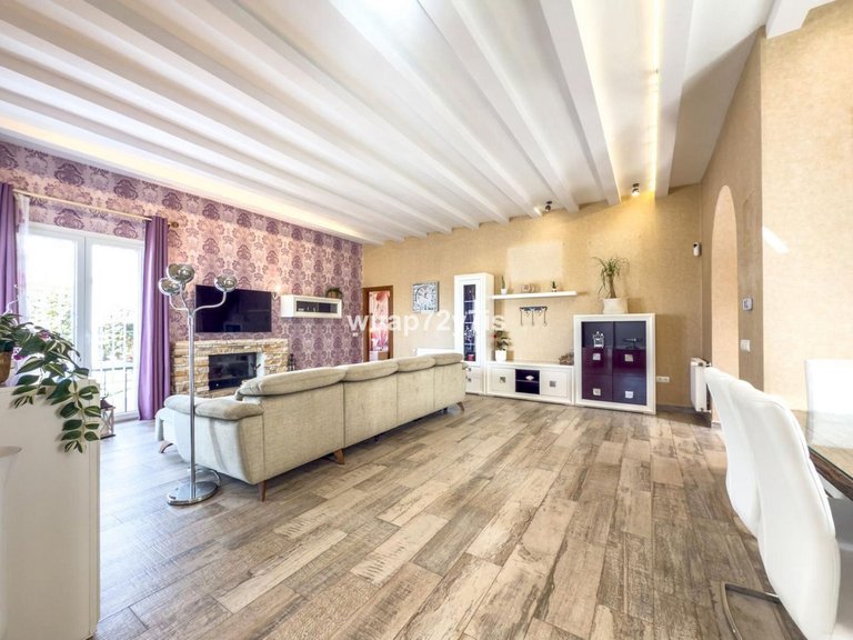Villa for Sale in Istán, Malaga 11
