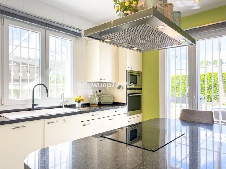 Villa for Sale in Istán, Malaga 17