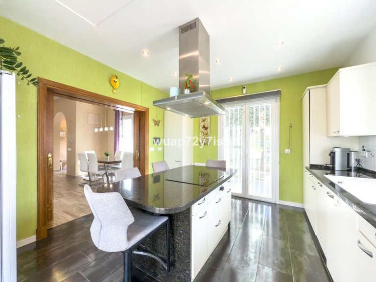 Villa for Sale in Istán, Malaga 19