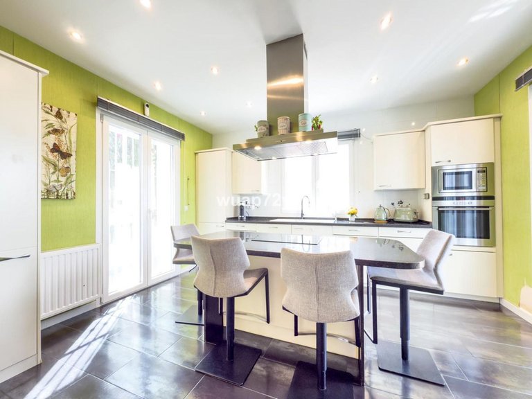 Villa for Sale in Istán, Malaga 20