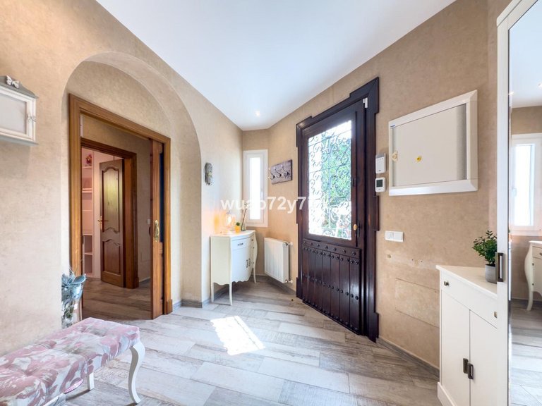 Villa for Sale in Istán, Malaga 21