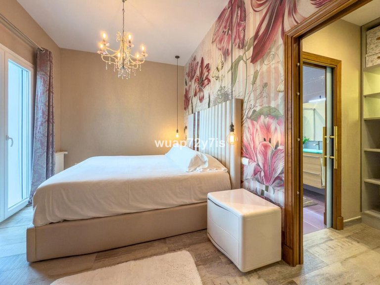 Villa for Sale in Istán, Malaga 23