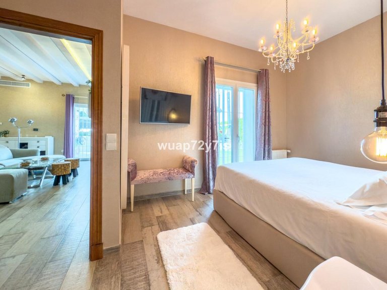 Villa for Sale in Istán, Malaga 24