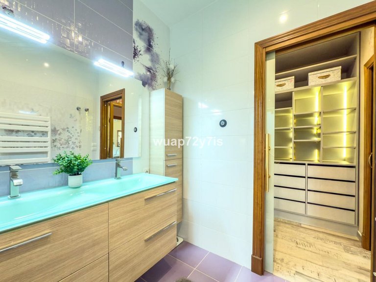 Villa for Sale in Istán, Malaga 29