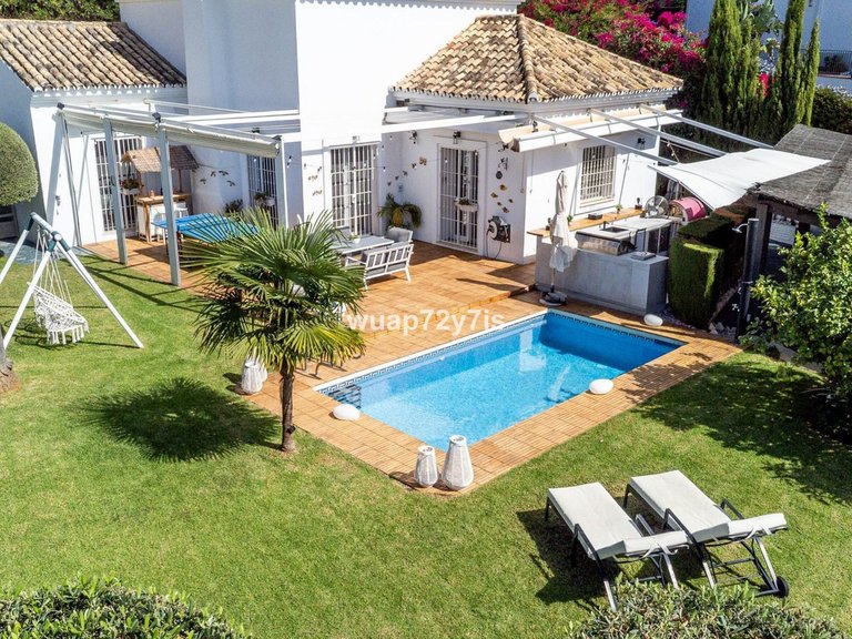 Villa for Sale in Istán, Malaga 4
