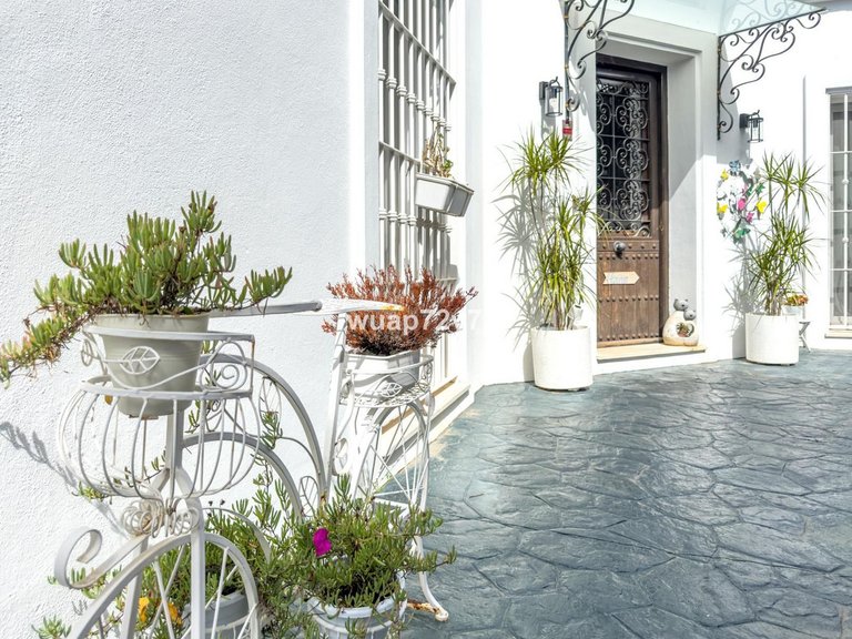 Villa for Sale in Istán, Malaga 47